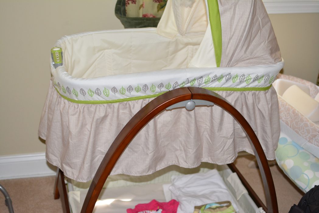 summer infant bassinet mattress size