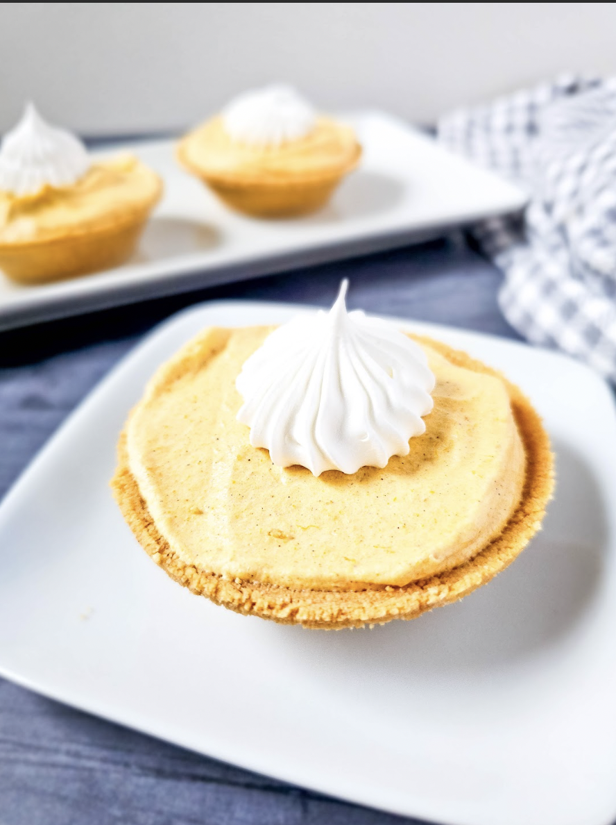 Mini Pumpkin Marshmallow Pies Recipe!